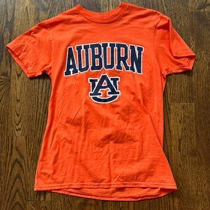 Men’s Auburn tee shirt size medium